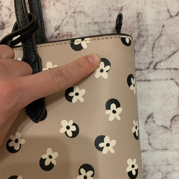 Kate Spade Beige & Black Floral Jana Leather Tote - Picture 6 of 15